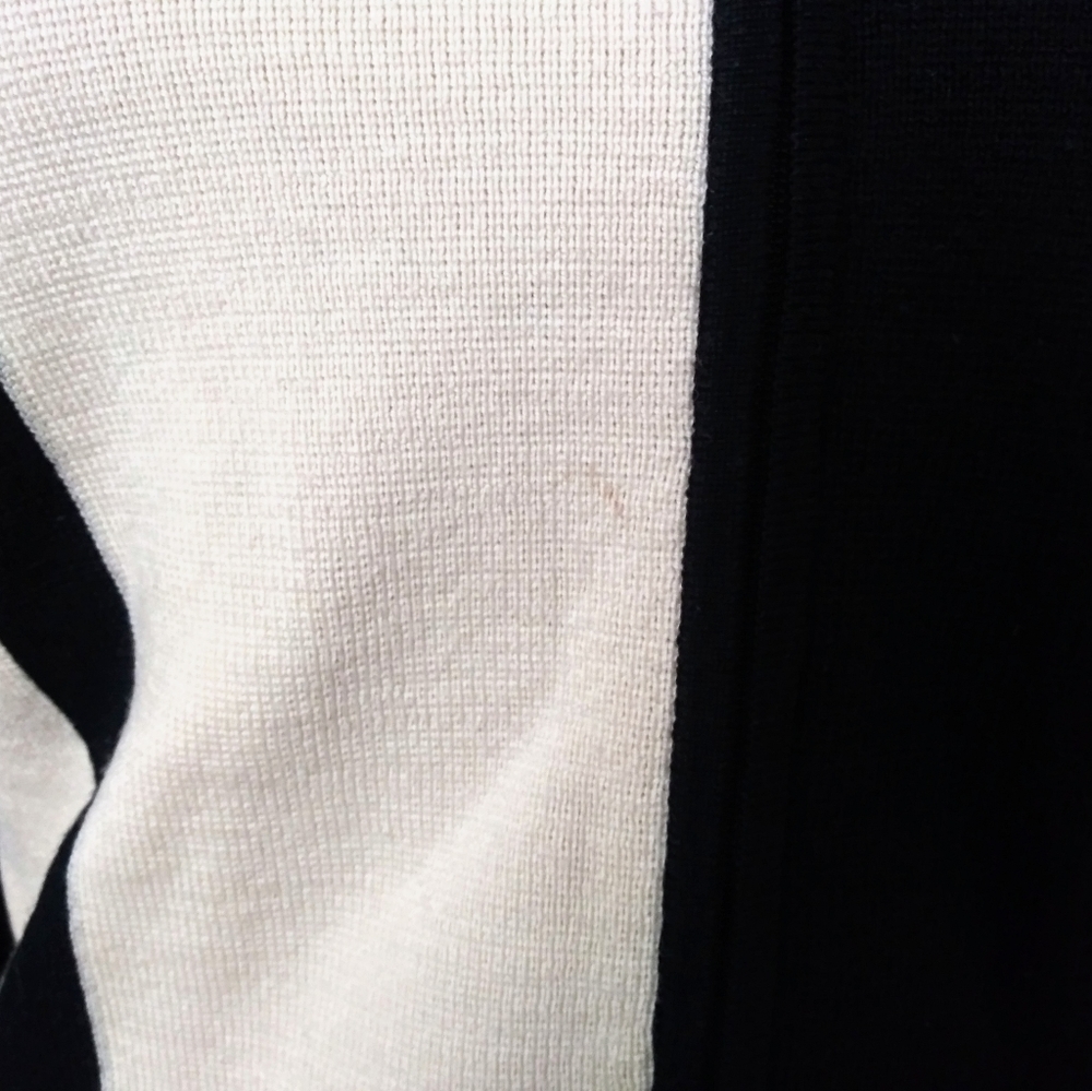 SOLD! Vintage Banana Republic zip up wool sweater - Picture 4 of 8